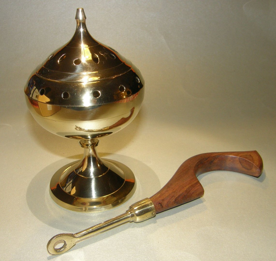 Dekoratív réz edény, levehető nyéllel - tértisztításhoz, beltéri, kültéri füstöléshez, szaunába